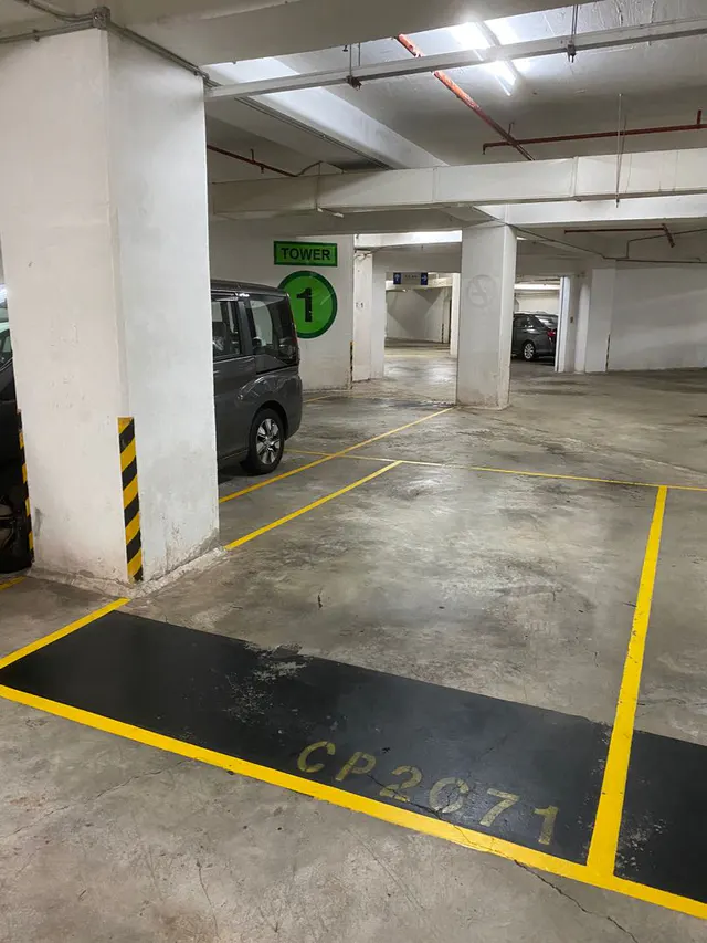 聚龍居車位