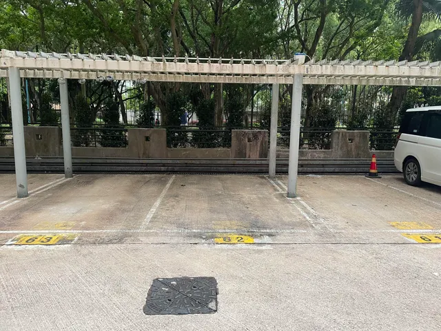 雲疊花園車位