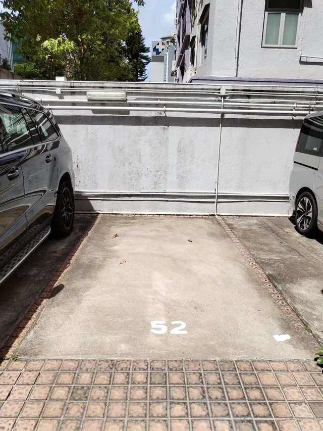 嘉登大廈車位