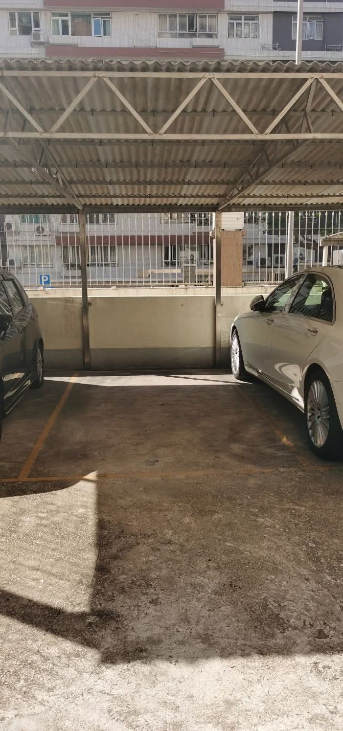 偉益大廈車位