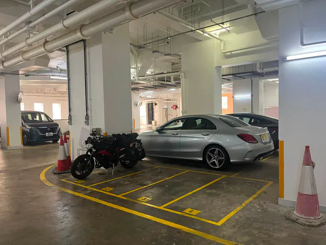 般咸道車位