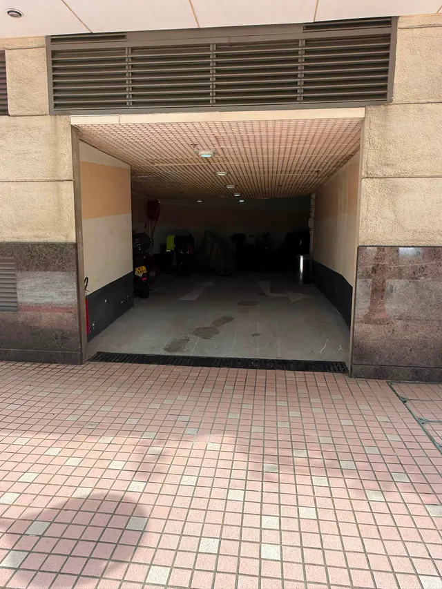 翠擁華庭車位